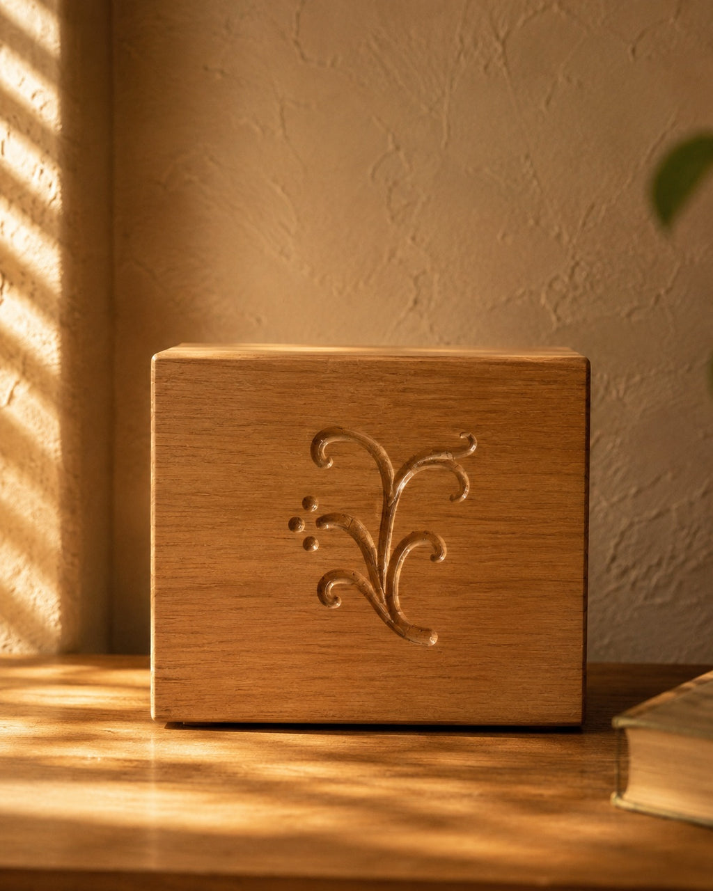 Amore Eterno oak cremation urn with Floral Tribute engraving
